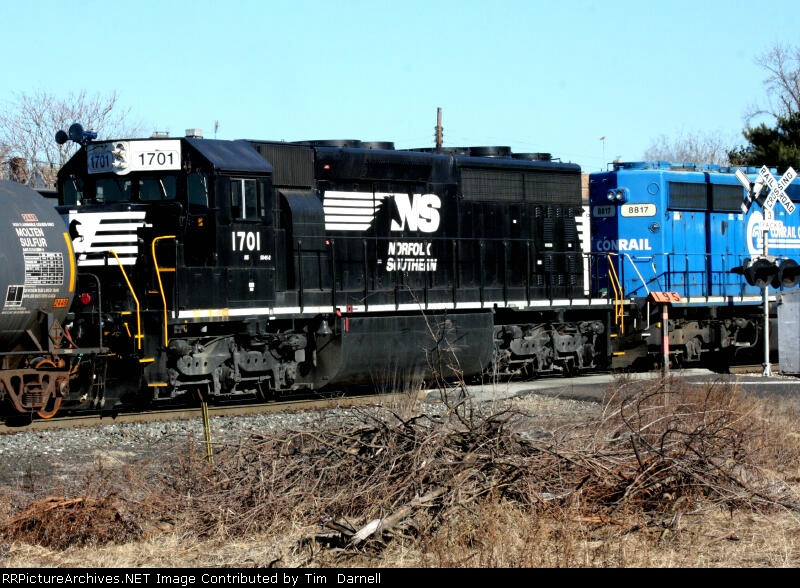Conrail CA-11 leaving town!